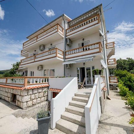 Apartman Jasmina Banjol Esterno foto