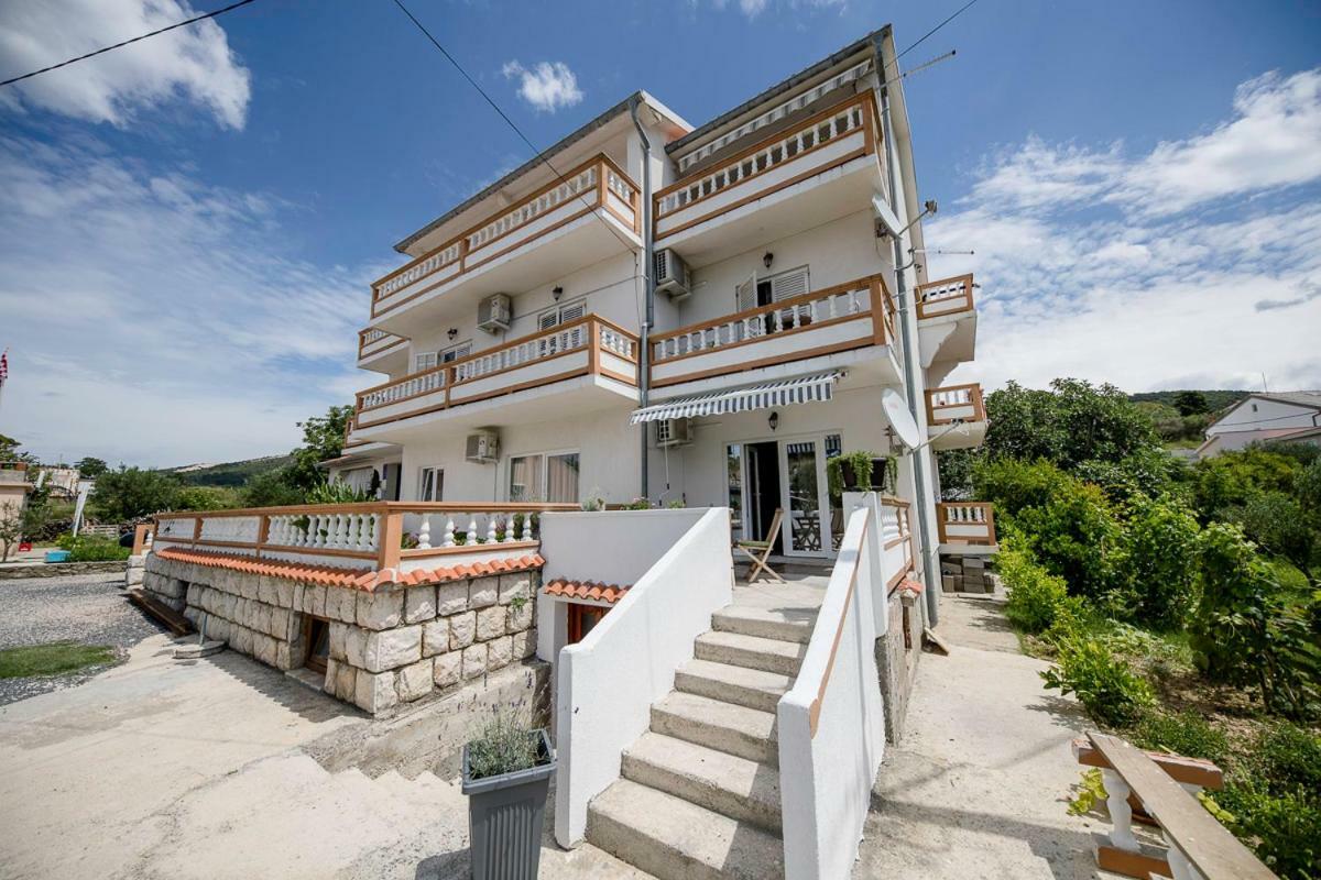 Apartman Jasmina Banjol Esterno foto