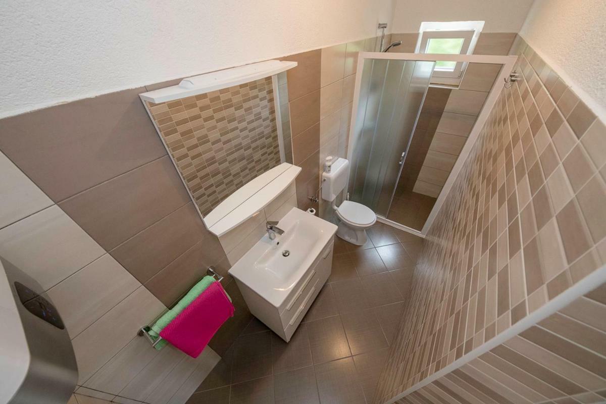 Apartman Jasmina Banjol Esterno foto