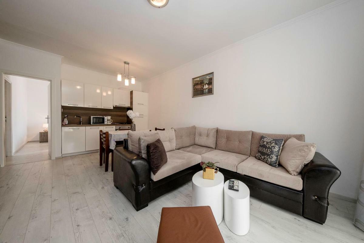 Apartman Jasmina Banjol Esterno foto