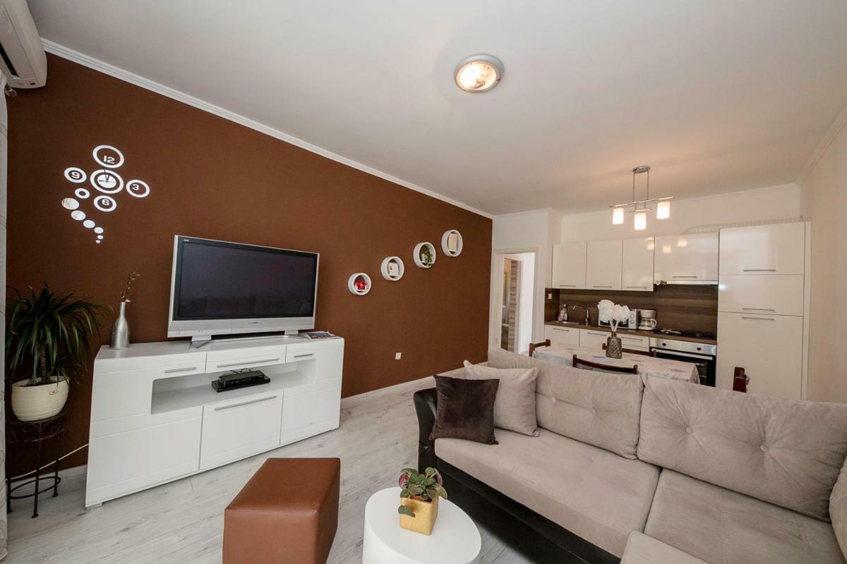 Apartman Jasmina Banjol Esterno foto