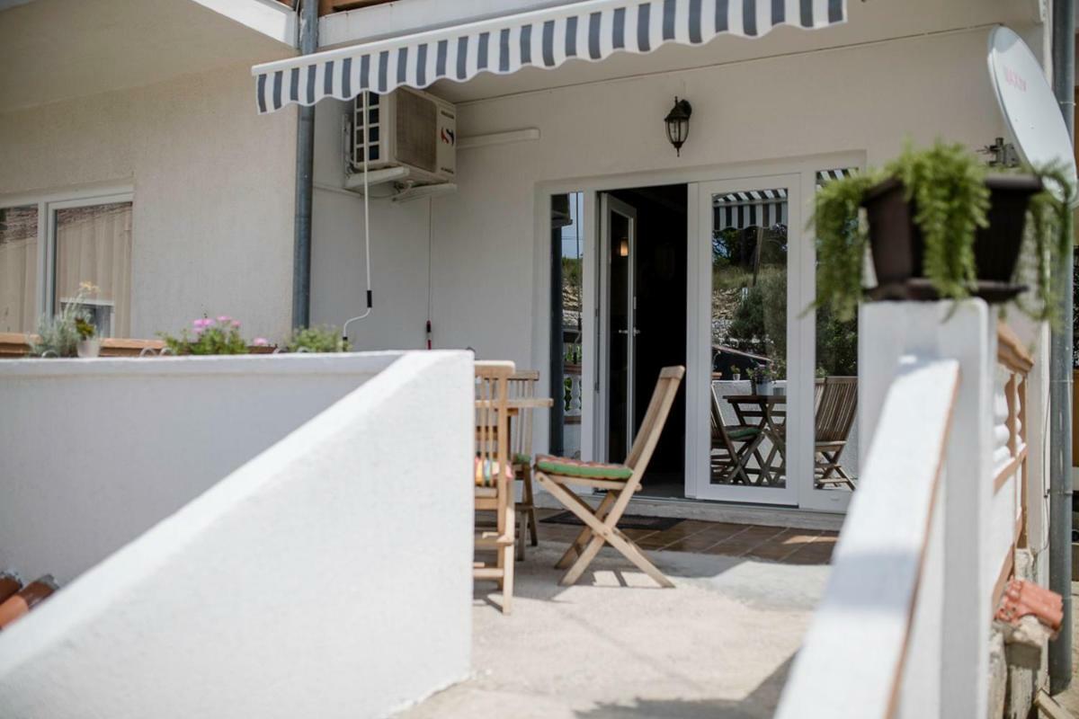 Apartman Jasmina Banjol Esterno foto