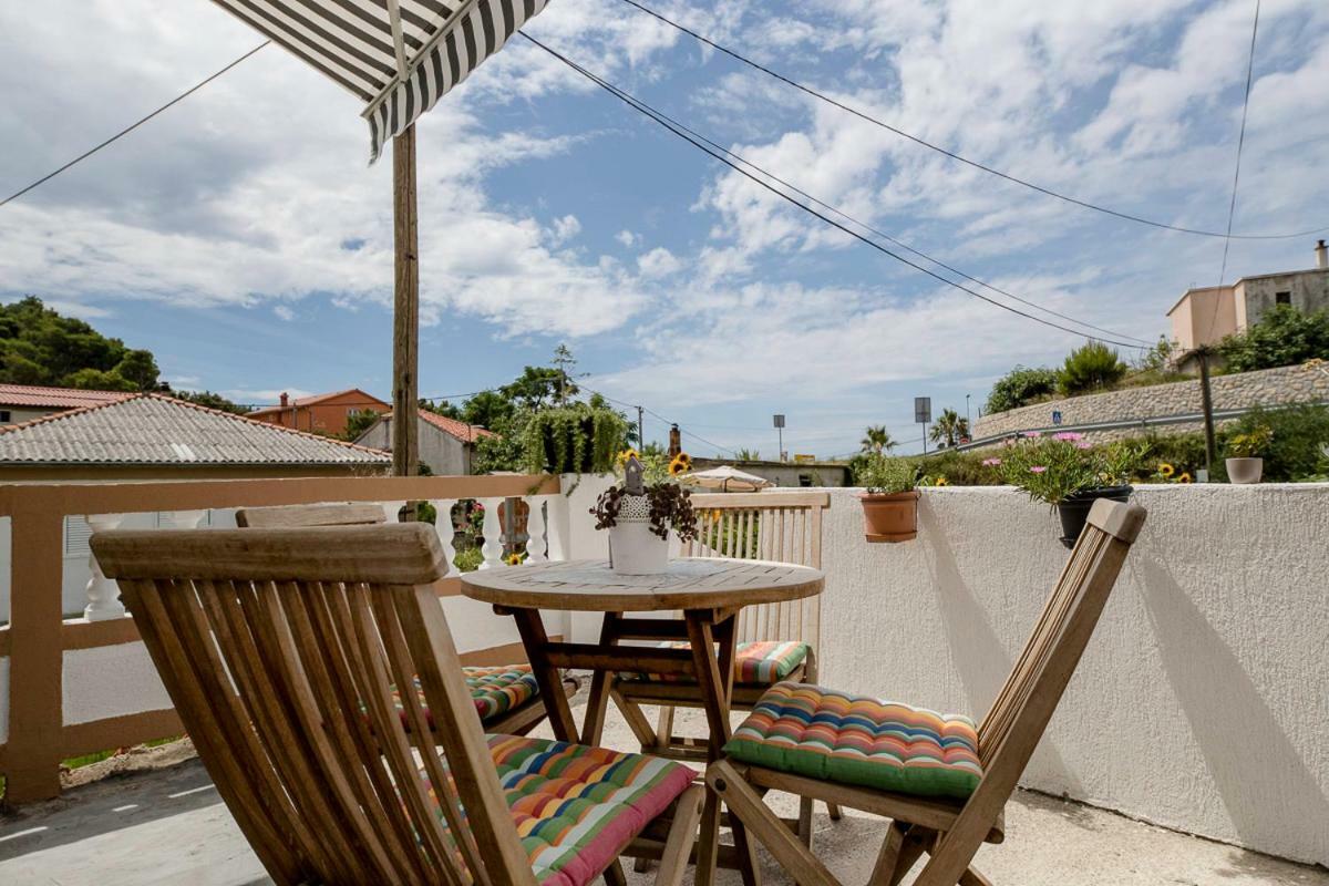 Apartman Jasmina Banjol Esterno foto