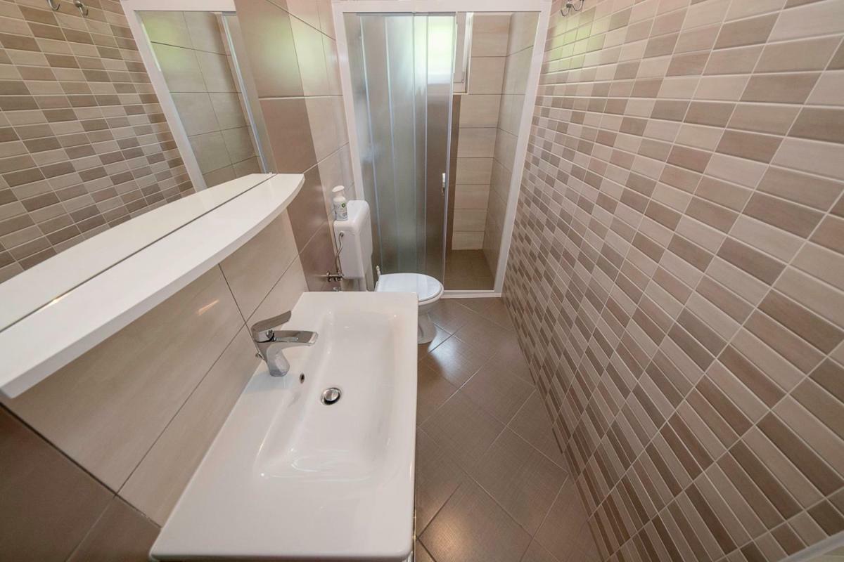 Apartman Jasmina Banjol Esterno foto
