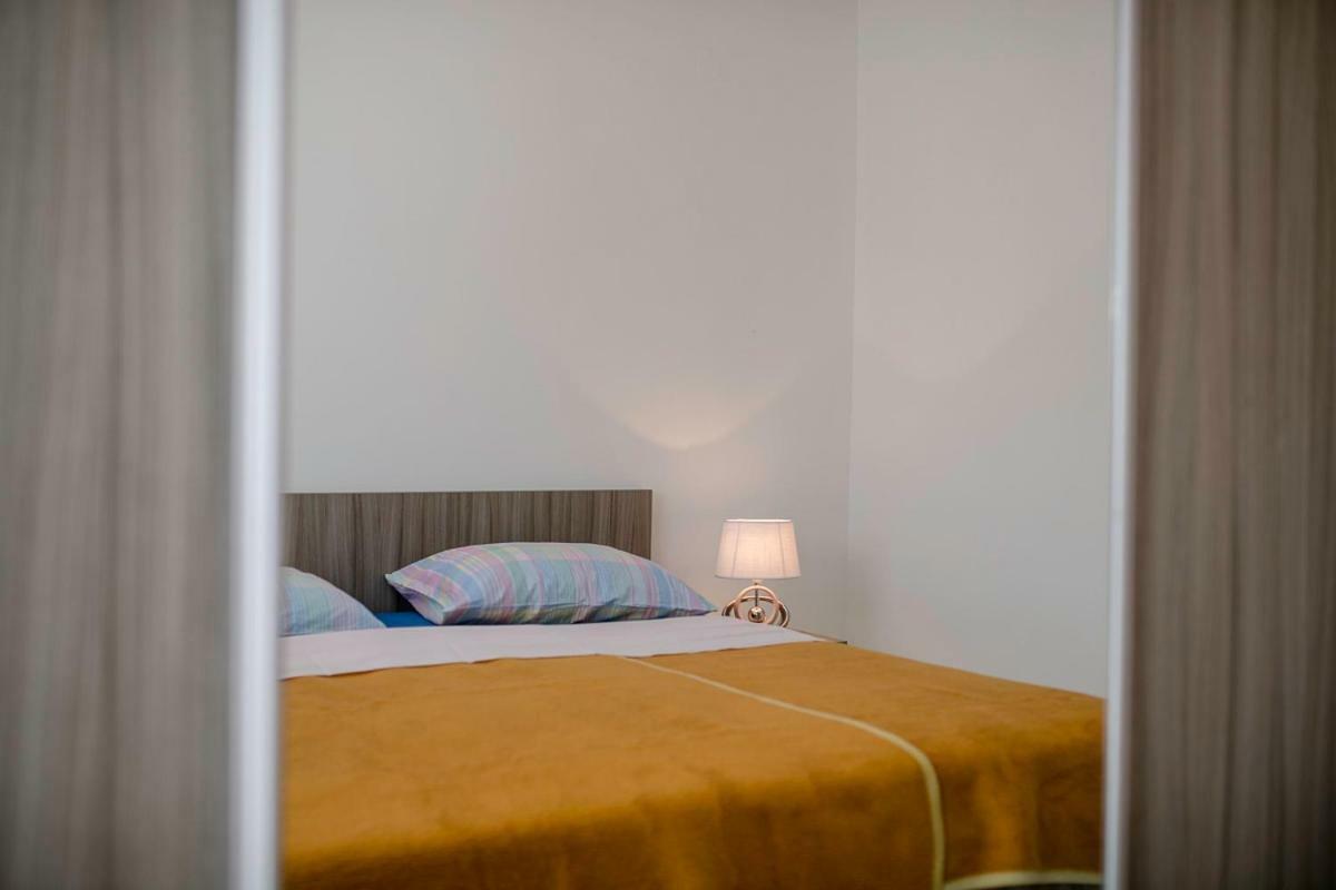 Apartman Jasmina Banjol Esterno foto